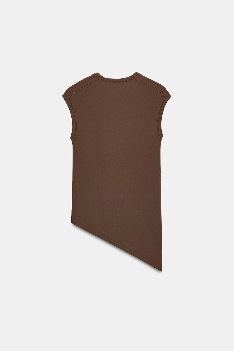 ASYMMETRIC SLEEVELESS T-SHIRT