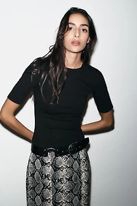 RUCHED INTERLOCK T-SHIRT