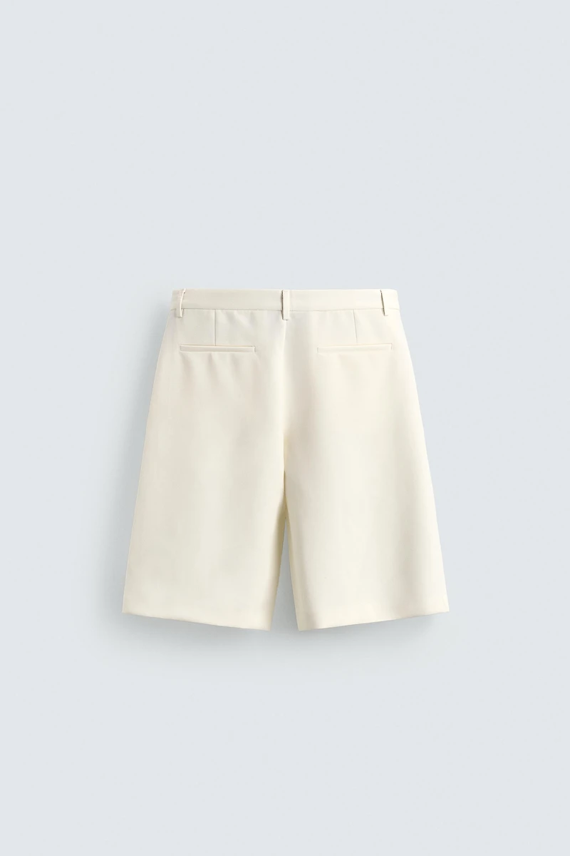 SHORT FLUIDE À PLIS