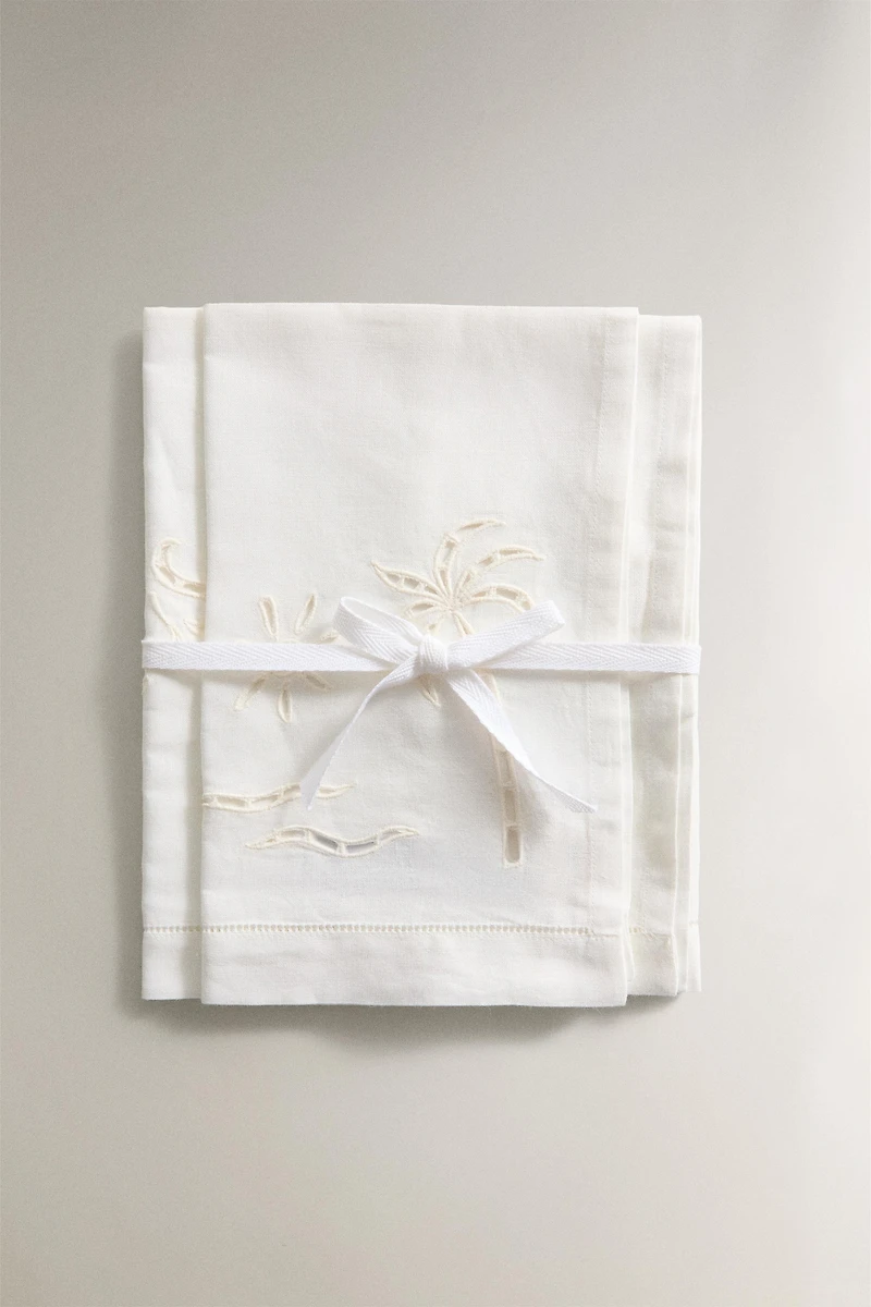 SET OF EMBROIDERED SUMMER TOWELS (SET OF 2)