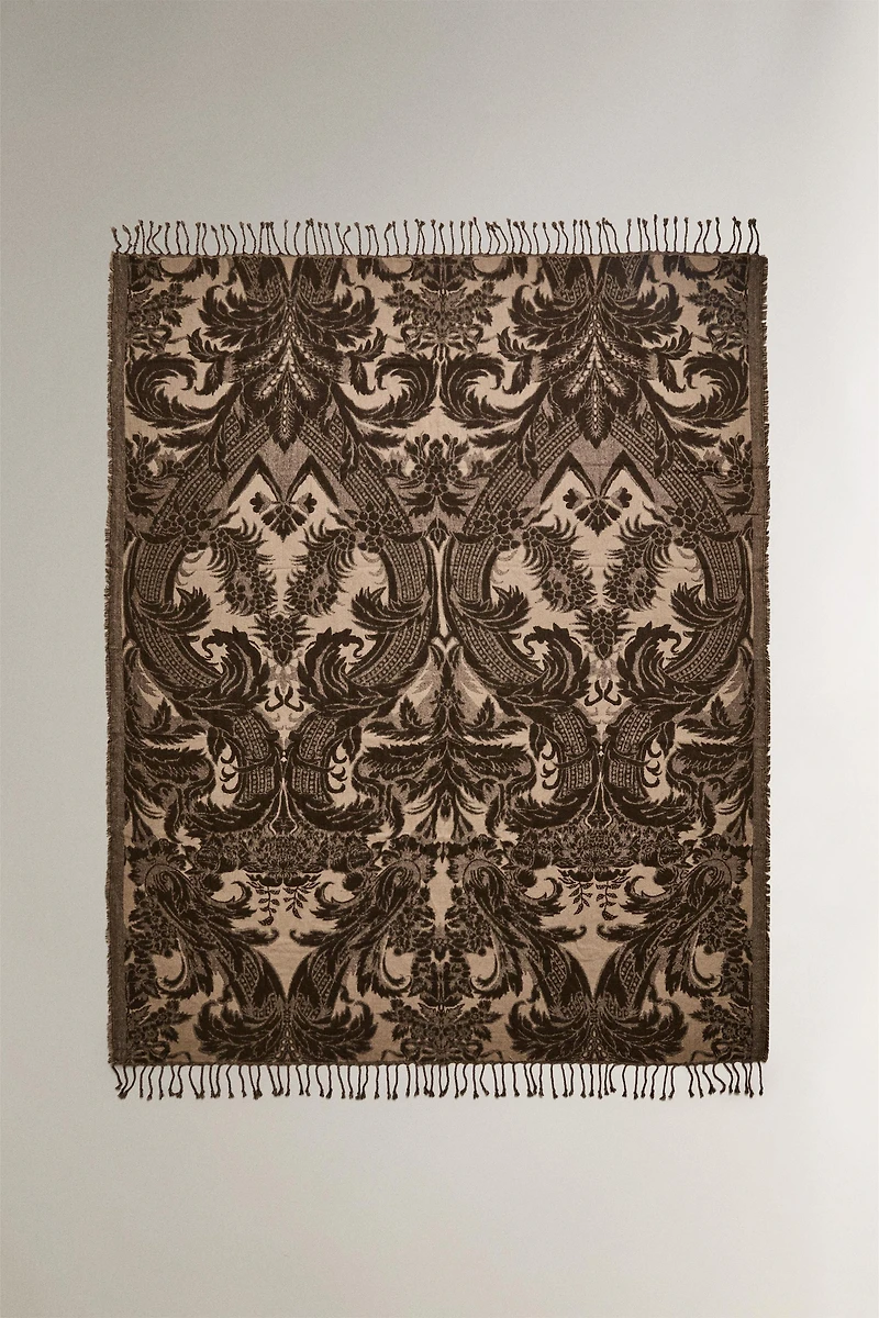 FLORAL JACQUARD BLANKET