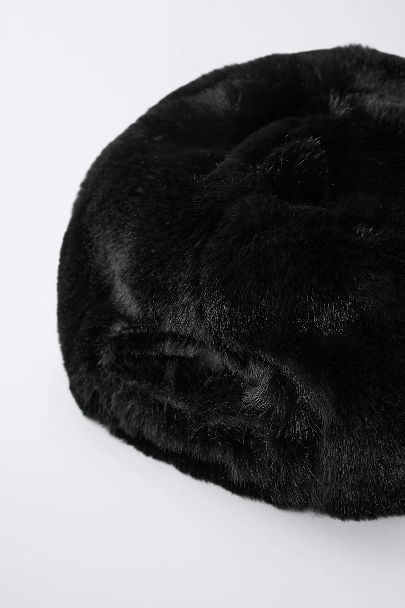 FAUX FUR CAP