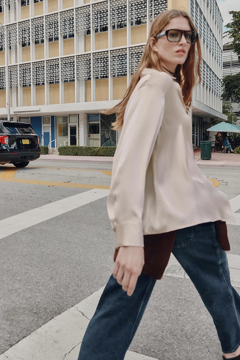 ASYMMETRIC HEM SATIN EFFECT SHIRT