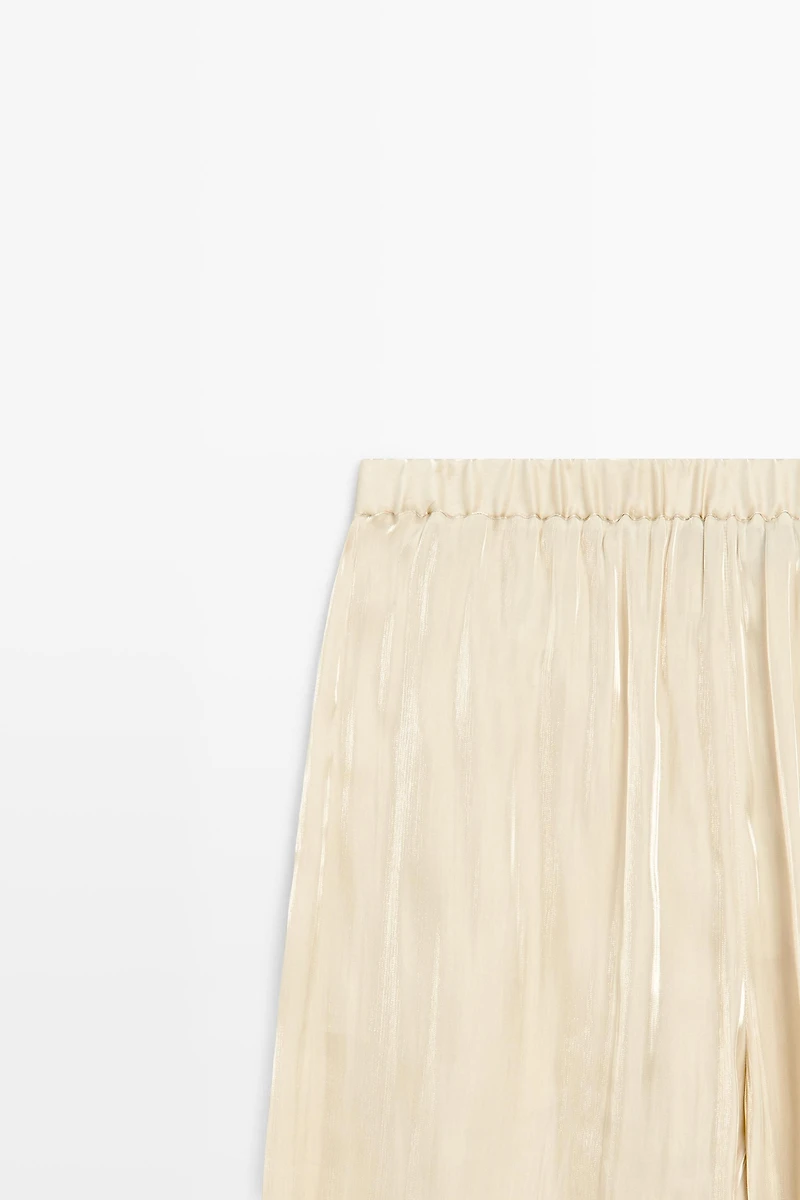 Pantalon fluide en tissu satiné