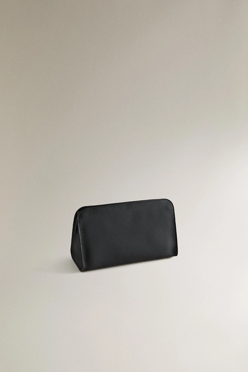 LEATHER MAKEUP BAG