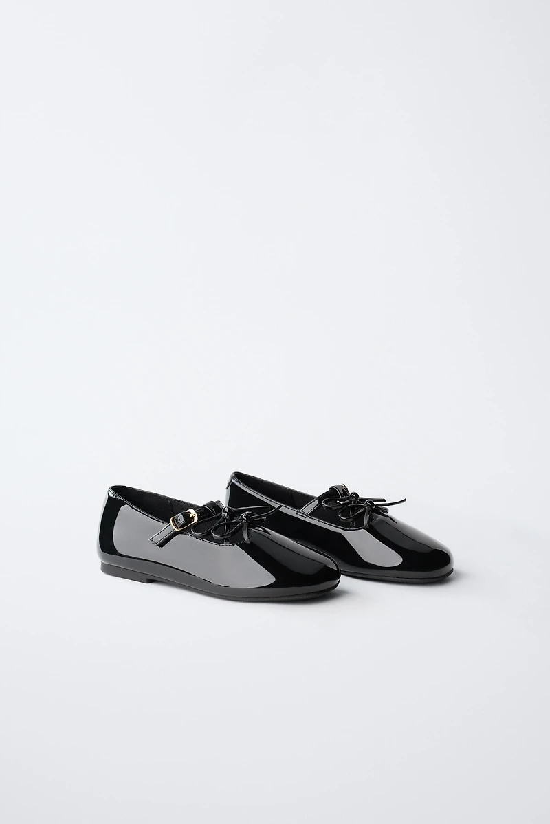 PATENT LEATHER BALLET FLATS WITH BOWS
