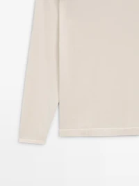 Knit 100% cotton crew neck sweater