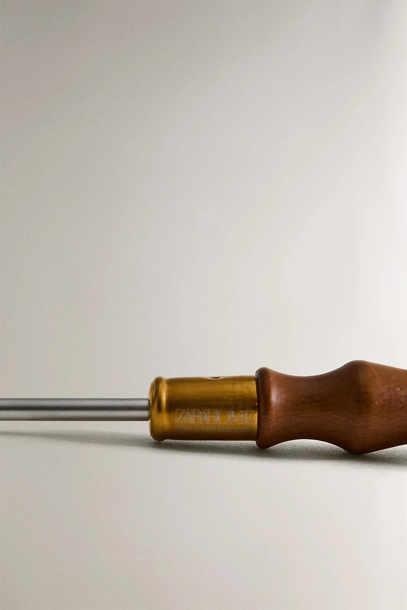 FLAT STEEL WOODEN SCREWDRIVER