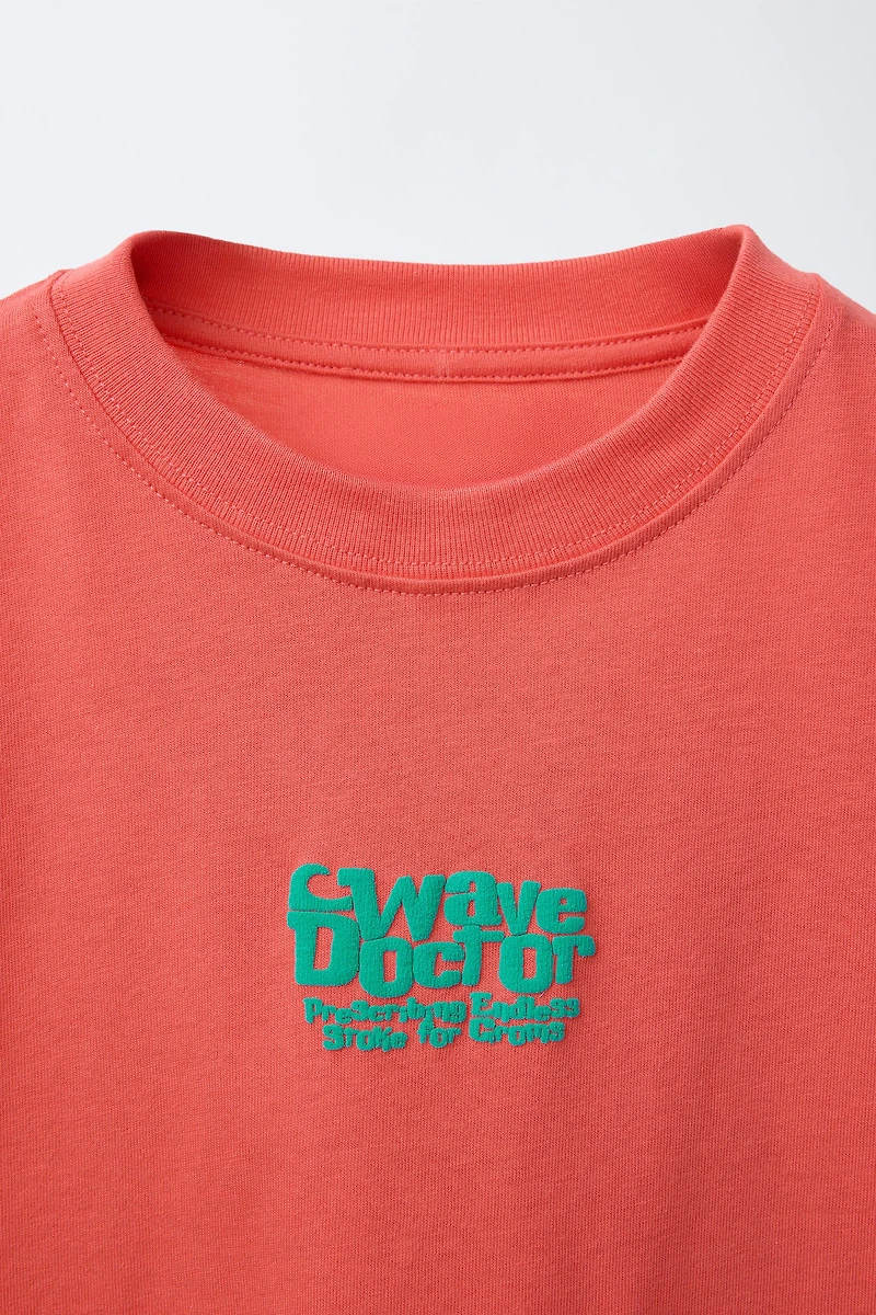 RAISED TEXT T-SHIRT