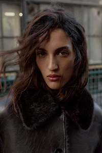 VESTE RÉVERSIBLE DOUBLE FACE EFFET MATIÈRE SYNTHÉTIQUE