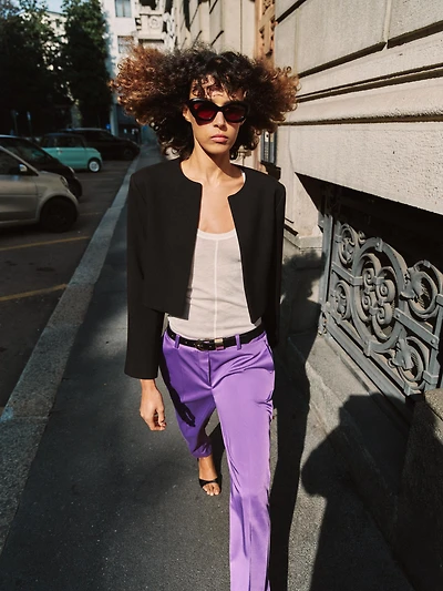 SHORT BLAZER WITH SHOULDER PADS
