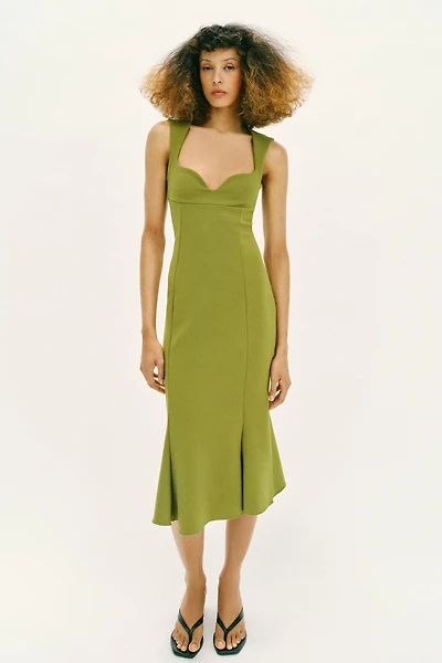 ROBE DÉCOLLETÉ EN CŒUR