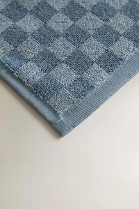 CHECKERBOARD BATH TOWEL