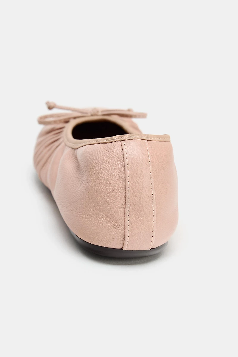 LEATHER RUCHED BALLET FLATS