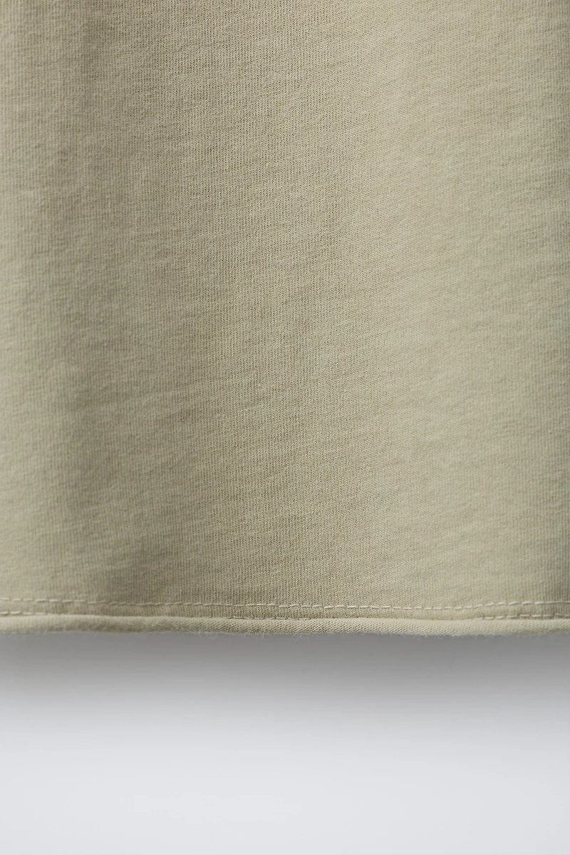 EMBOSSED PRINT T-SHIRT