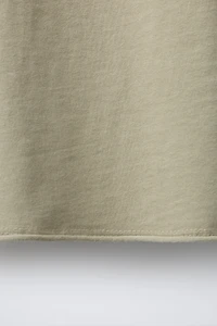 EMBOSSED PRINT T-SHIRT