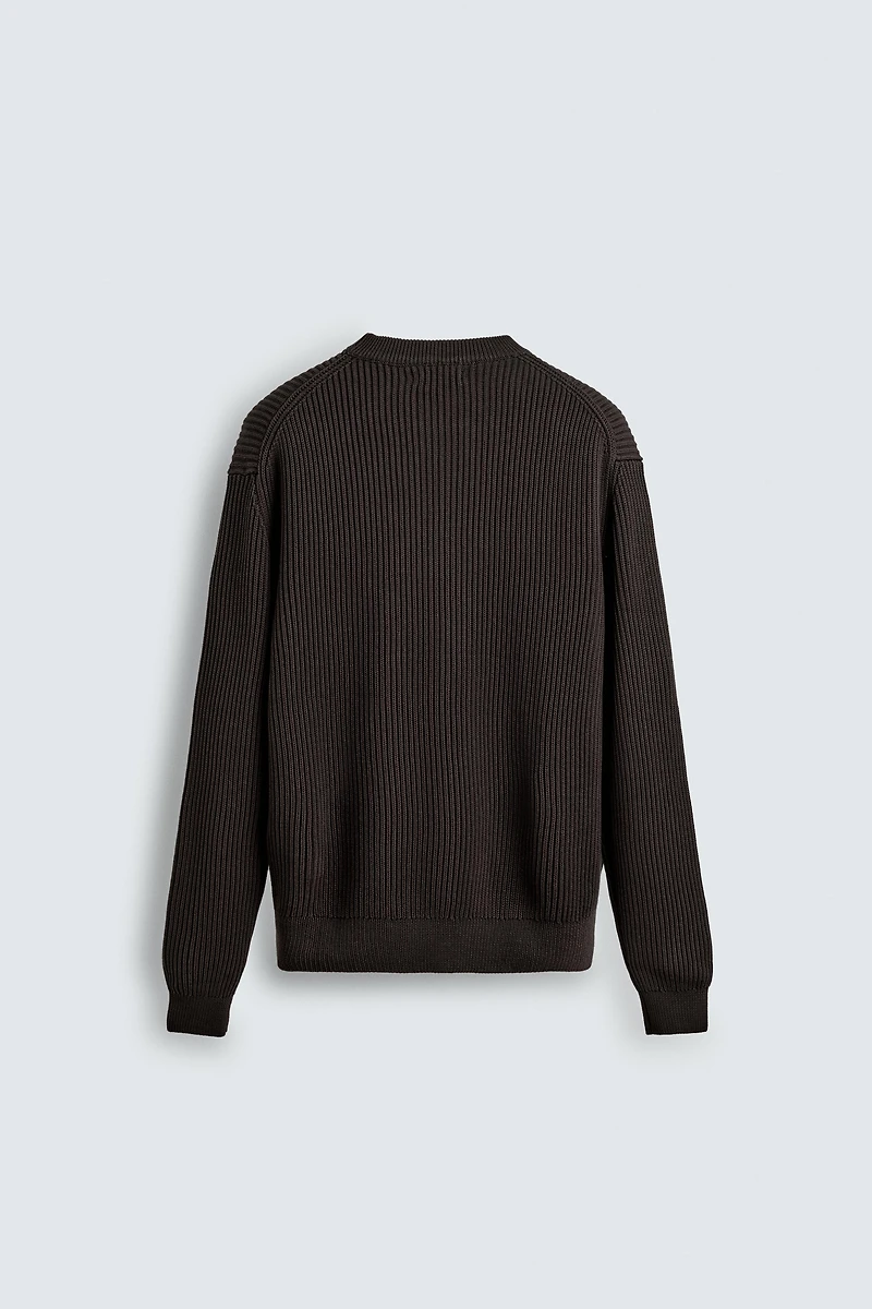 RIBBED TEXTURED SWEATER