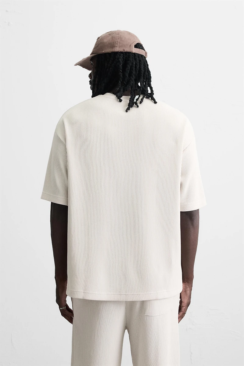 VERTICAL TEXTURED T-SHIRT