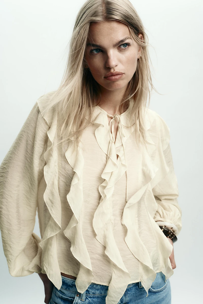 BLOUSE ROMANTIQUE À VOLANTS