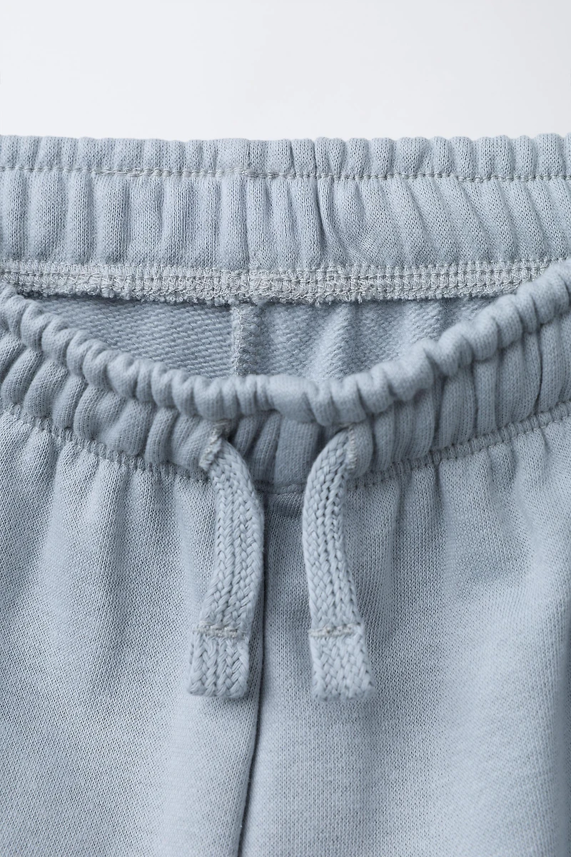 PLUSH SWEATSHIRT AND JOGGER PANTS SET WITH TEXT