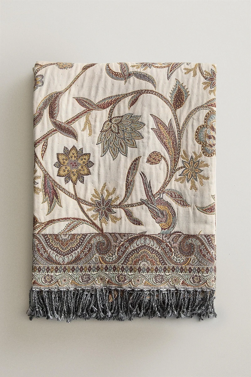 FLORAL JACQUARD BLANKET