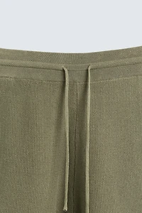 TEXTURED KNIT SHORTS