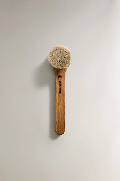 IRIS HANTVERK FACE BRUSH