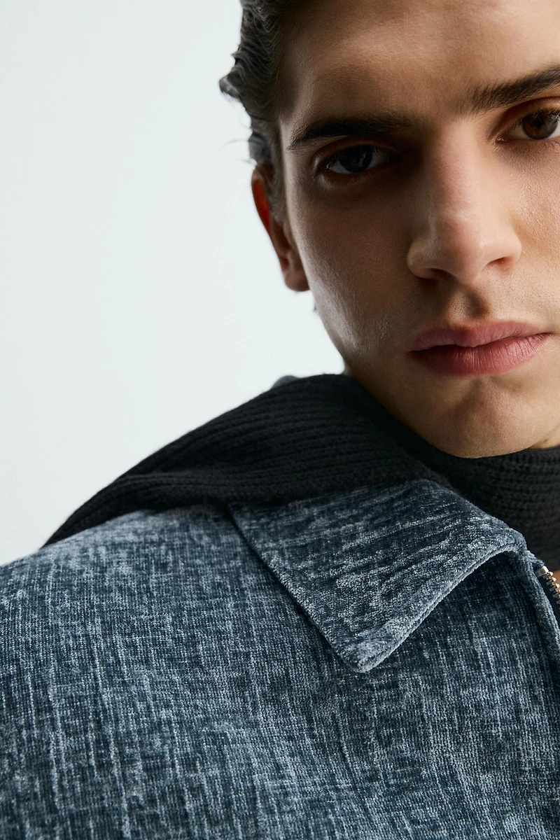 FLOCKED EMBOSSED JACKET