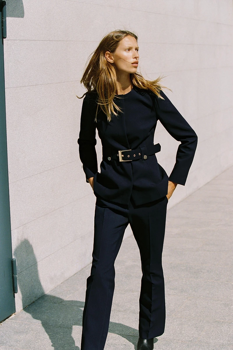 BLAZER TAILLÉE CEINTURÉE