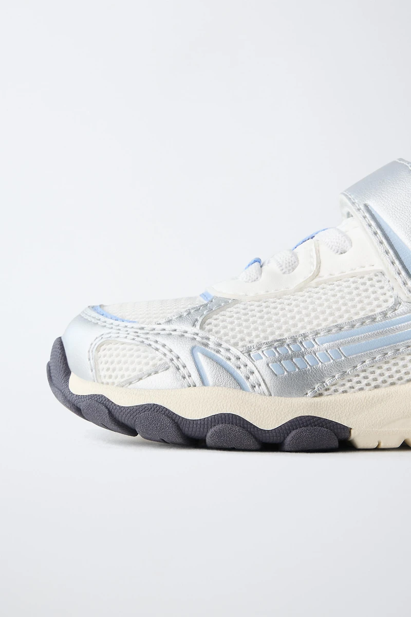 BAREFOOT SNEAKERS