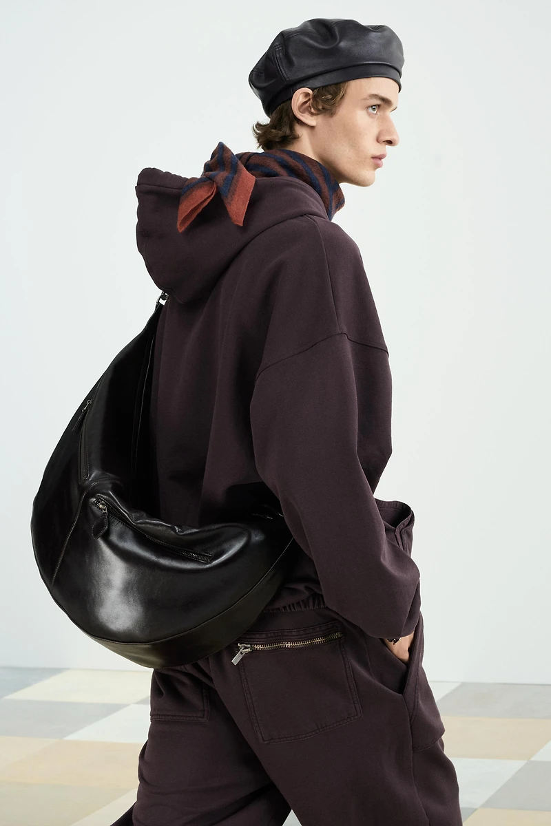 OVERSIZED HOODIE SWEATSHIRT