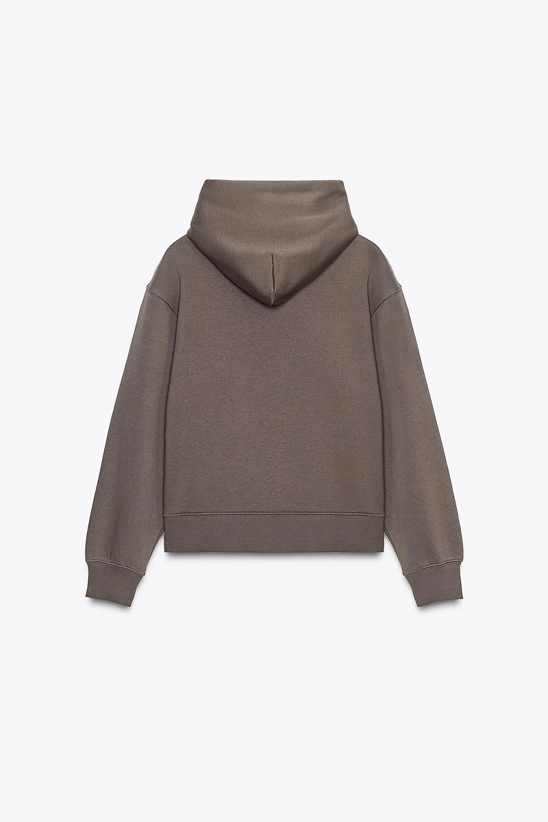 BASIC HOODIE SWEATSHIRT