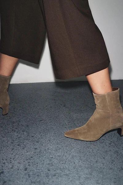 SPLIT LEATHER KITTEN HEEL ANKLE BOOTS