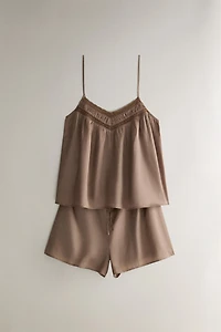 GATHERED SATEEN TOP