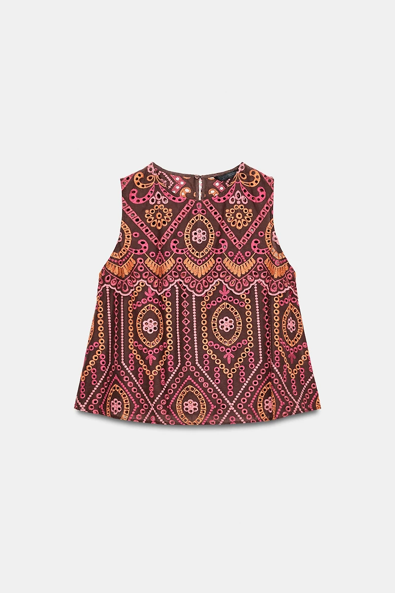 EMBROIDERED EYELET TOP