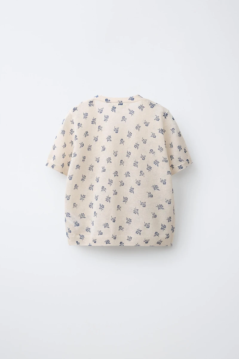 TOP EN MAILLE À FLEURS