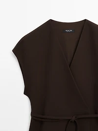 Crossover kimono with ties