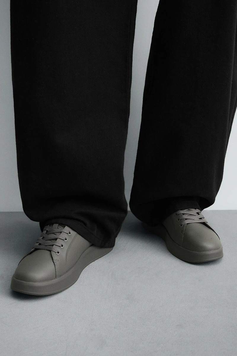 MONOCHROME CHUNKY SNEAKERS