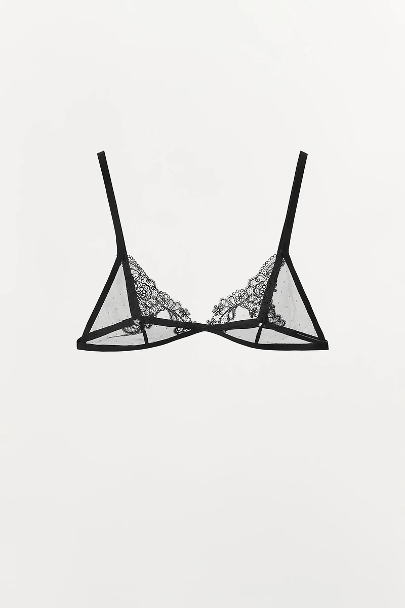 LACE TRIANGLE BRALETTE