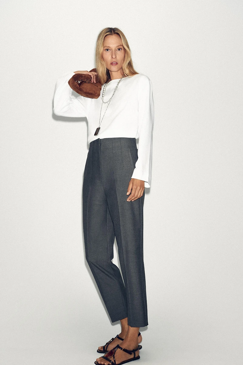 PANTS WITH A HIGH WAIST