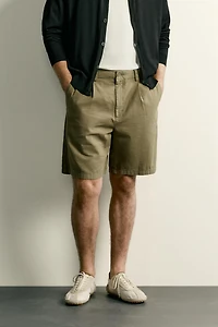 REGULAR FIT PLEATED SHORTS