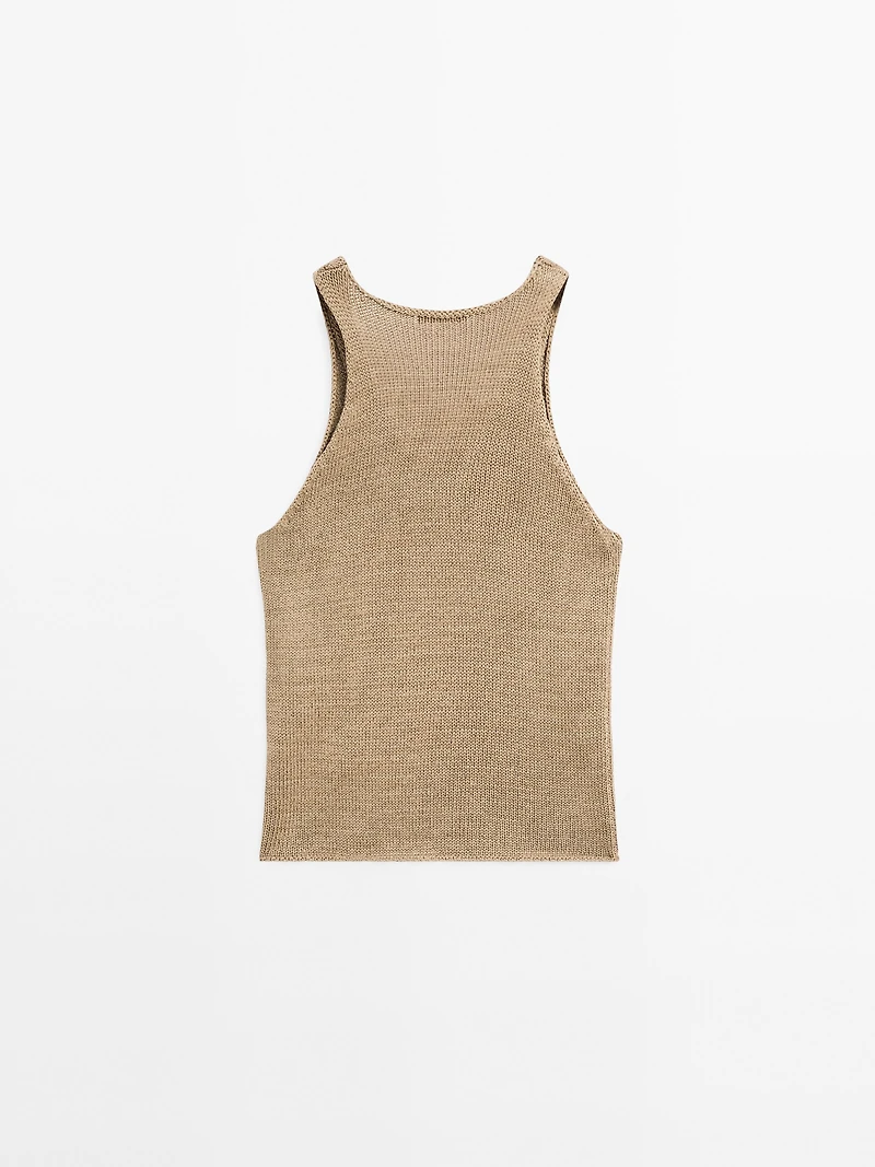 Crop top with neck detail