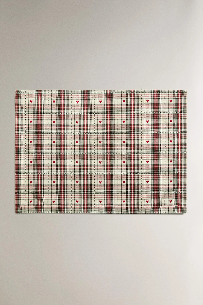 DYED THREAD CHRISTMAS HEART PLACEMAT (PACK OF 2)