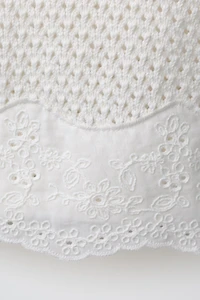 EMBROIDERED KNIT TOP