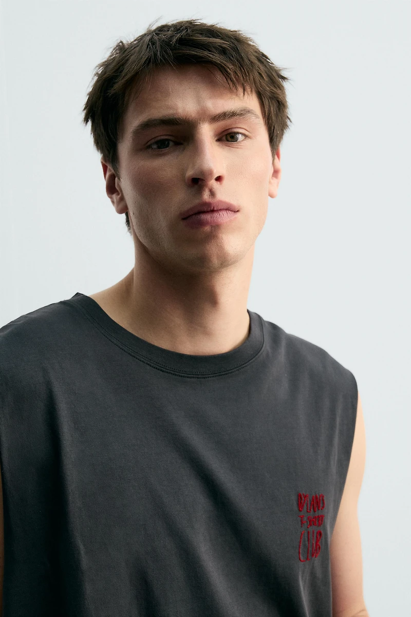 JURASSIC PARK© UCS LLC AND AMBLIN X DYLAN´S T-SHIRT CLUB ZARA ILLUSTRATED