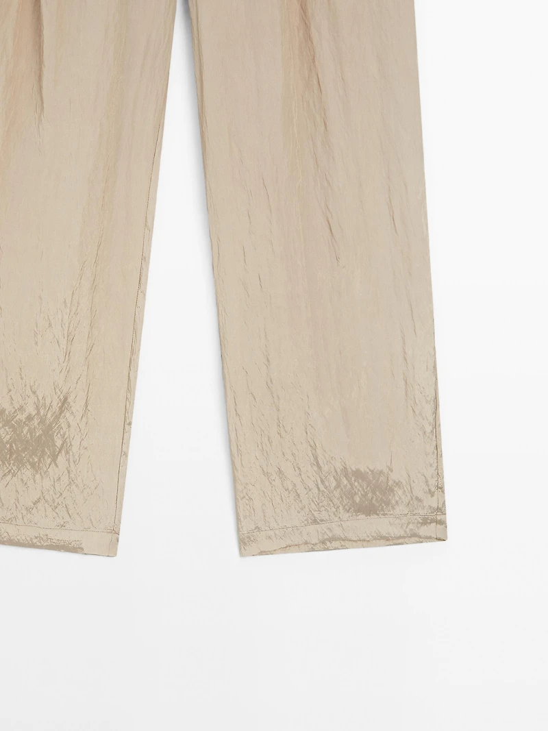 Pantalon satiné texturé