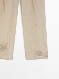 Pantalon satiné texturé