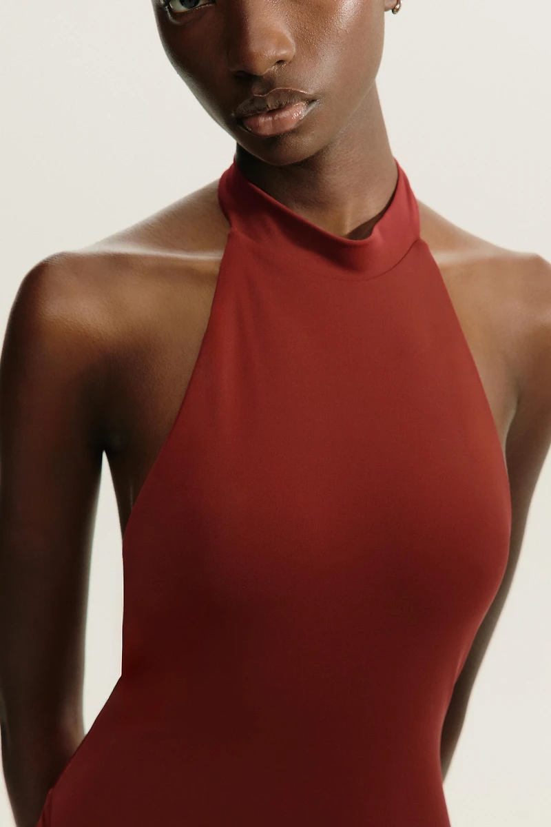 ROBE HALTER AVEC TULLE