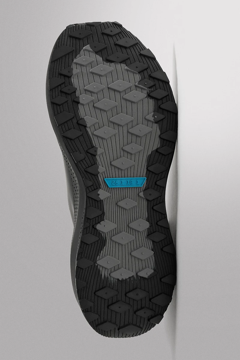 LACELESS RUNNING SNEAKERS