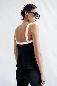 CONTRAST BUTTON TOP